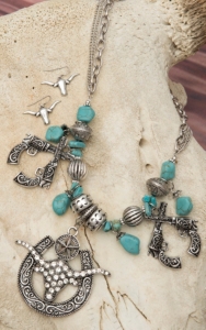 Cindy Smith Co® Turquoise Stone w/ Crossed Pistols & Longhorn Jewelry Set DN24100