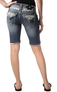 Miss Me® Womens White Embroidered Daisy w/ Pearls Flap Pocket Bermuda Denim Short