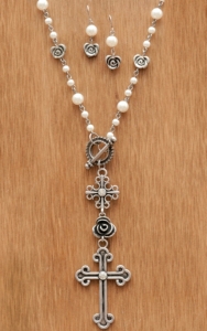 Wear N.E. Wear® Pearl Chain w/ Flowers & Cross Jewelry Set
