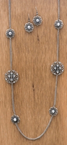 Wear N.E. Wear® Silver Flowers and Bling Chain Necklace Jewelry Set