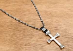 Montana Silversmiths® Men’s Antique Silver Retro Cross Necklace