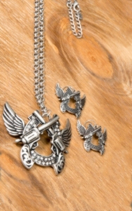 Wear N.E. Wear® Silver Winged Horseshoe w/ Crossed Pistols and Crystals Jewelry Set