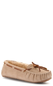 minnetonka women's cally slipper stores